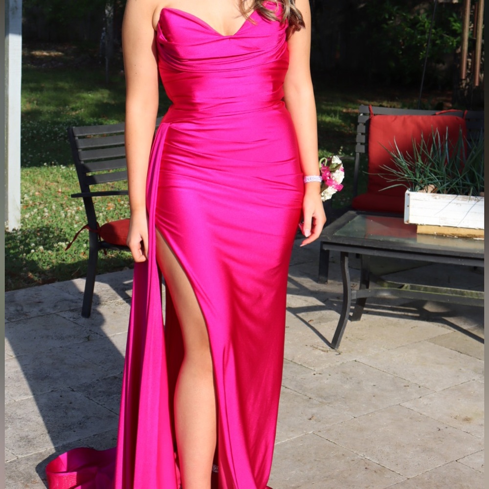 Jessica Angel Pink prom dresz